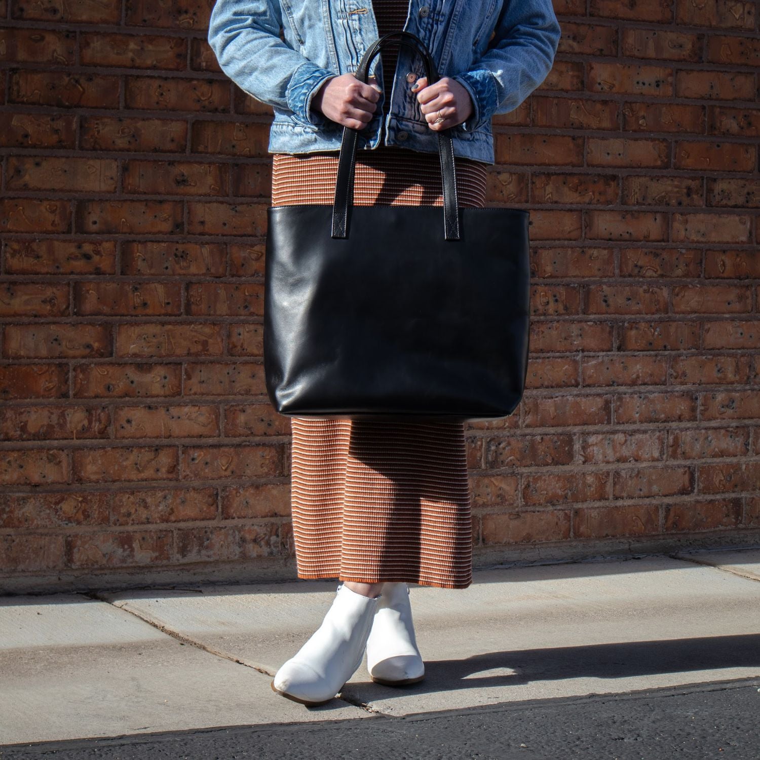 Everlane day 2024 square tote black